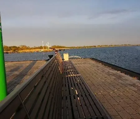 Am Seglerhafen Daire